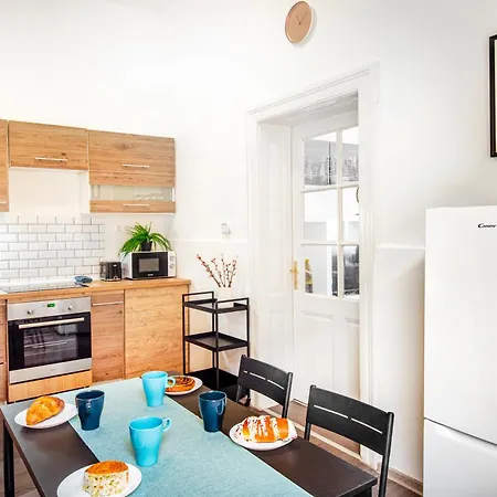 Simor 59 Spacious Location *