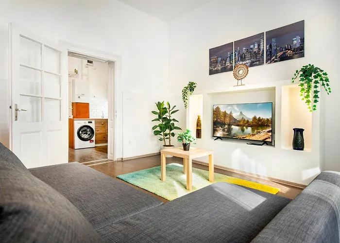 Simor 59 Spacious Location